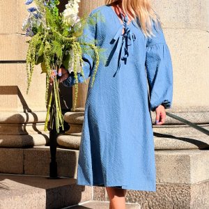 Loved by Lykke - Kjole - Luna Dress - Mid Vintage Blue (Levering start november)